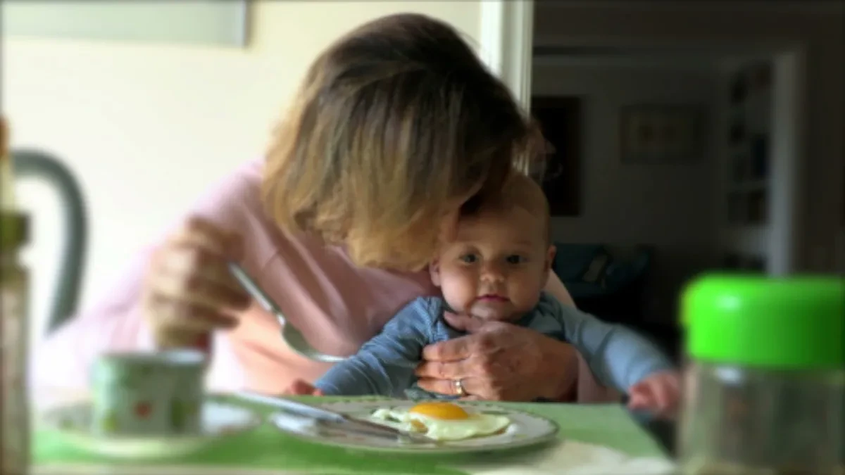 Baka usvojila četiri unuke kako ne bi završile bez porodice - umesto penzije preuzela je sve na sebe