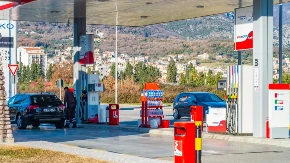 Krećete na crnogorsko primorje, od ponoći važe nove cene goriva