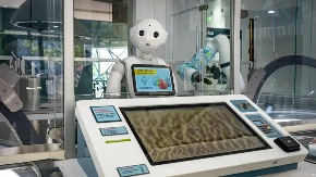 Prva prodavnica u kojoj će raditi robot, smena 24 časa, 7 dana u nedelji