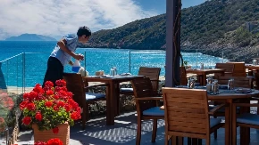 Raj za turiste, problem za poslodavce - Grčka nema dovoljno radnika