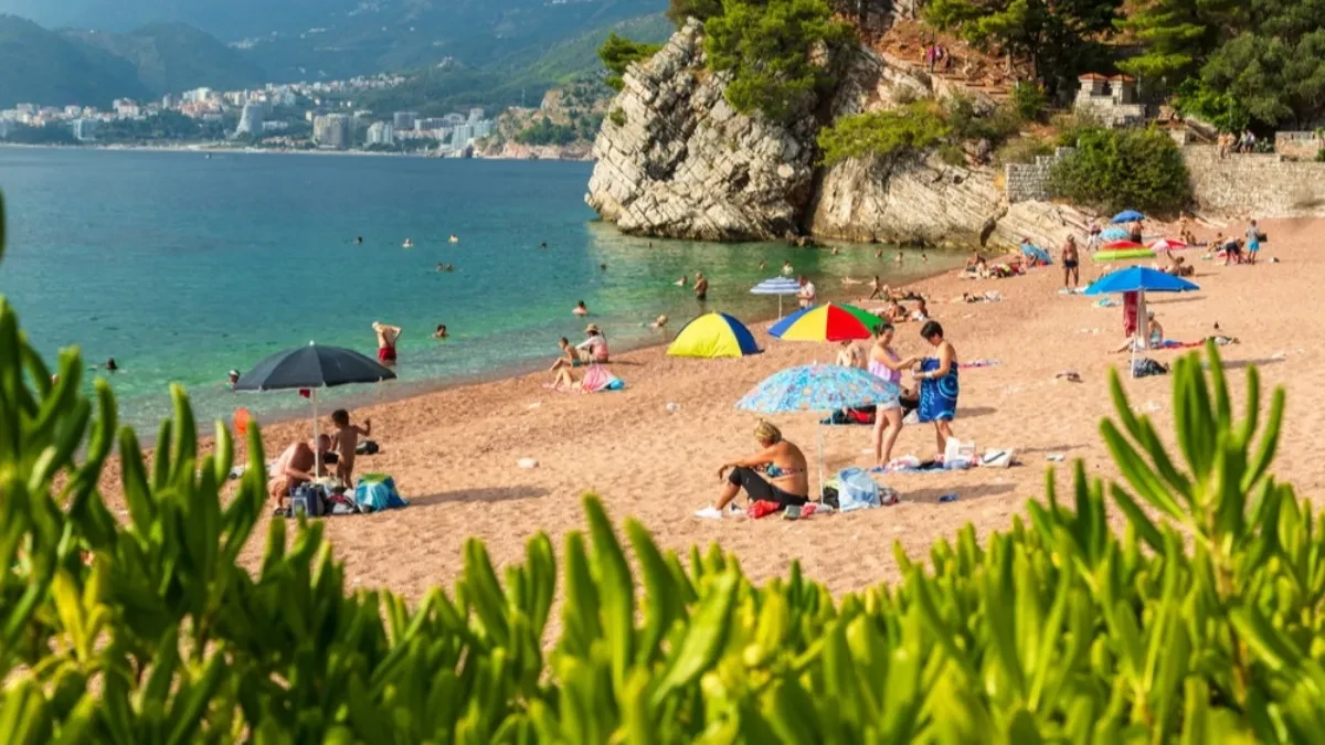"Ne može cena apartmana biti kao u hotelu" - Boka suočena sa problemom koji preti sezoni
