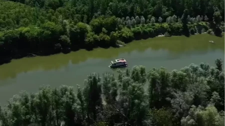 Dragan živi u Nemačkoj, ali bez srpskog Dunava ne može - napravio je brod samo da bi pecao