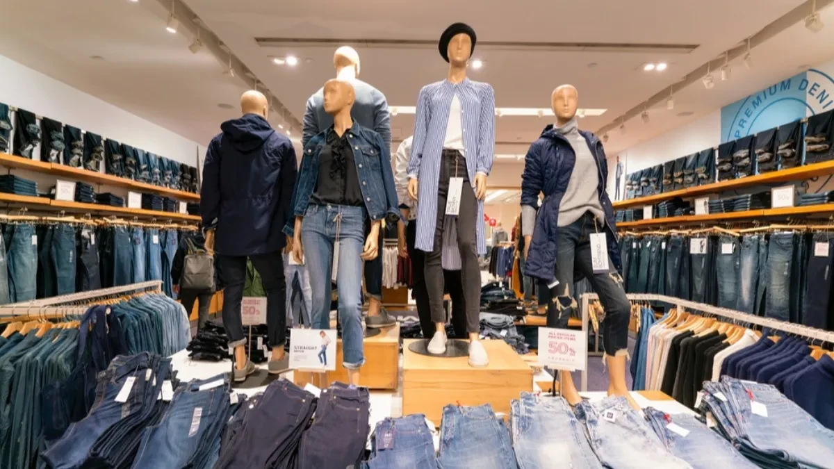 Nema više bacanja odeće - nova pravila menjaju sudbinu neprodate garderobe
