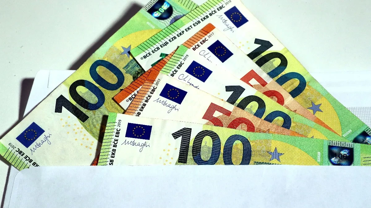 U fioci slučajno našao dve štedne knjižice pokojnog oca - a na njima, 110.000 evra