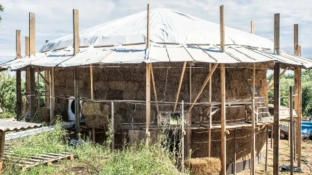 Beton nije jedino rešenje - prirodna gradnja se vraća u modu