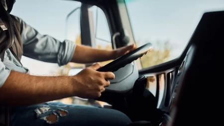 Nema ko da vozi autobuse i kamione, stotine hiljada nemačkih radnika odlazi u penziju
