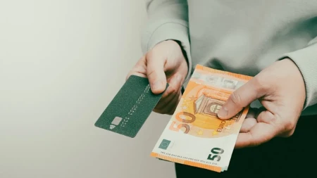  Zašto se sada savetuje da ljudi imaju gotovinu kod kuće? Kartice neće uvek biti od pomoći