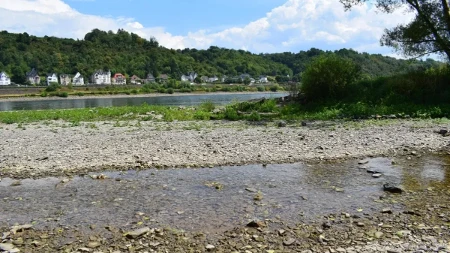 Teretni transport jedva funkcioniše - velika Rajna na rekordno niskom nivou