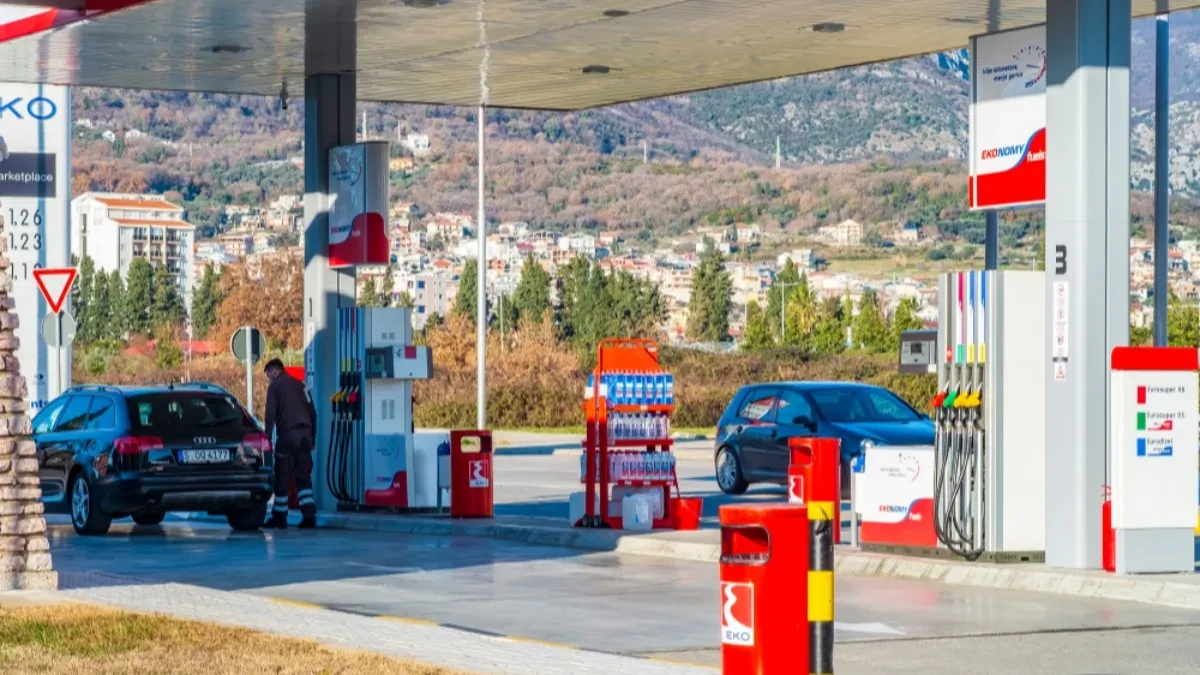 Idete kolima u Crnu Goru? Gorivo od danas skuplje, evo novih cena na pumpama