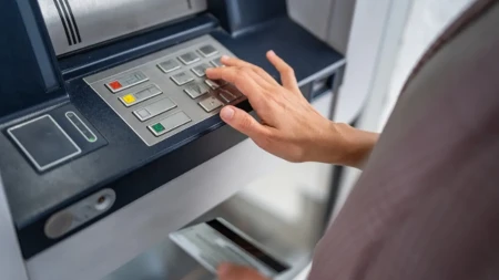 Uplatio 6.000 evra na bankomatu, a banka mu priznala samo 1.300 - šta se dogodilo
