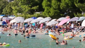 Turisti besni zbog cena u Hrvatskoj - "Ćevapi 25 evra? Ovo više nije normalno"