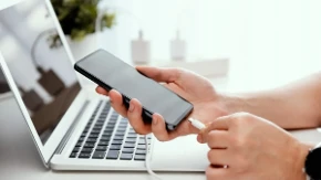 Da li smete da punite telefon punjačem za laptop ili sledi spaljivanje baterije