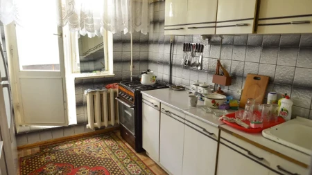 Mislili smo da su zauvek prošle, a sada ih svi žele - kuhinje iz 80-ih vraćaju se u 2026.