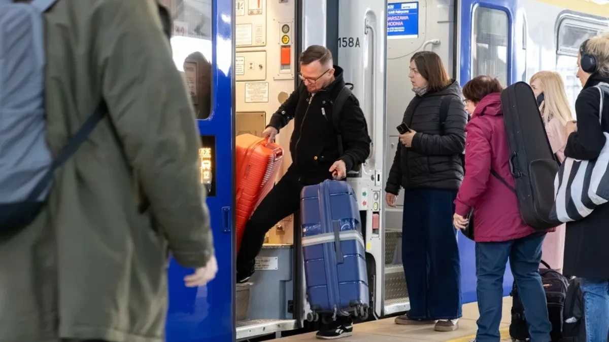 Ko planira putovanje u Crnu Goru, ovo mora da zna - voz Beograd–Bar produžen do kraja septembra