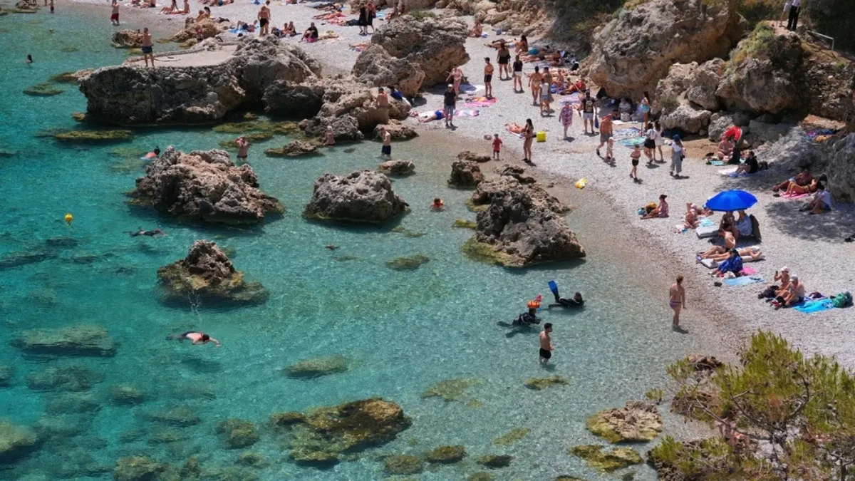 Grčka posle avgustovske gužve - more ostaje toplo, a turisti dobijaju ono što u špicu sezone nemaju