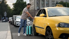 Novi zakon menja pravila prevoza u Srbiji - šta će biti drugačije za putnike i taksiste