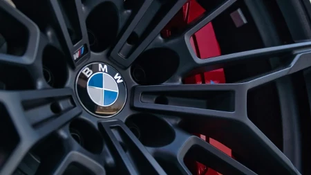 Kupio ga je novog 1991. i gotovo nikad nije vozio - prodaje se najunikatniji BMW na svetu