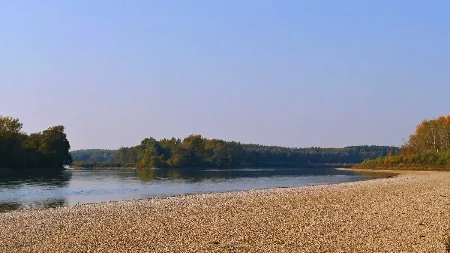 Nezapamćen prizor na Dunavu - voda nestaje, pogođen turizam, ribolov, rečni saobraćaj