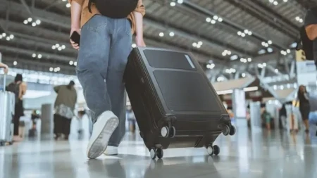 Putnici iz Srbije upozoreni na sajber prevare u Grčkoj - na meti lažne poruke i krađa rezervacija