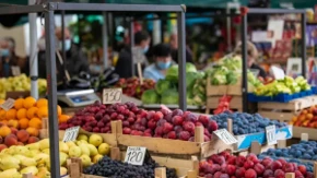 Avgustovski pijačni barometar - pad cena paradajza i breskvi, ima i poskupljenja