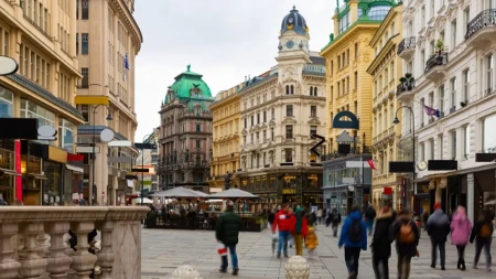 Beč menja pravila za vozače - skuplji parking, gradska taksa i ograničenje od 30 km/h