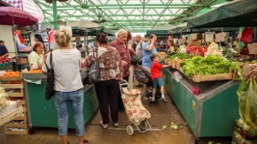 Od grožđa do paradajza - nove cene otkrivaju šta je ove nedelje pojeftinilo, a šta poskupelo