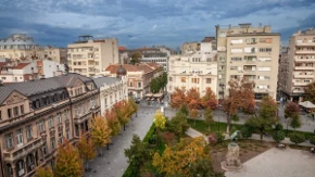 Nova pomoć za majke koje nemaju nekretninu - ko može da konkuriše za bespovratni novac