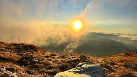 Noć na najmisterioznijoj planini Srbije - popeli smo se na Rtanj i dočekali svitanje na 1.565 metara (FOTO)
