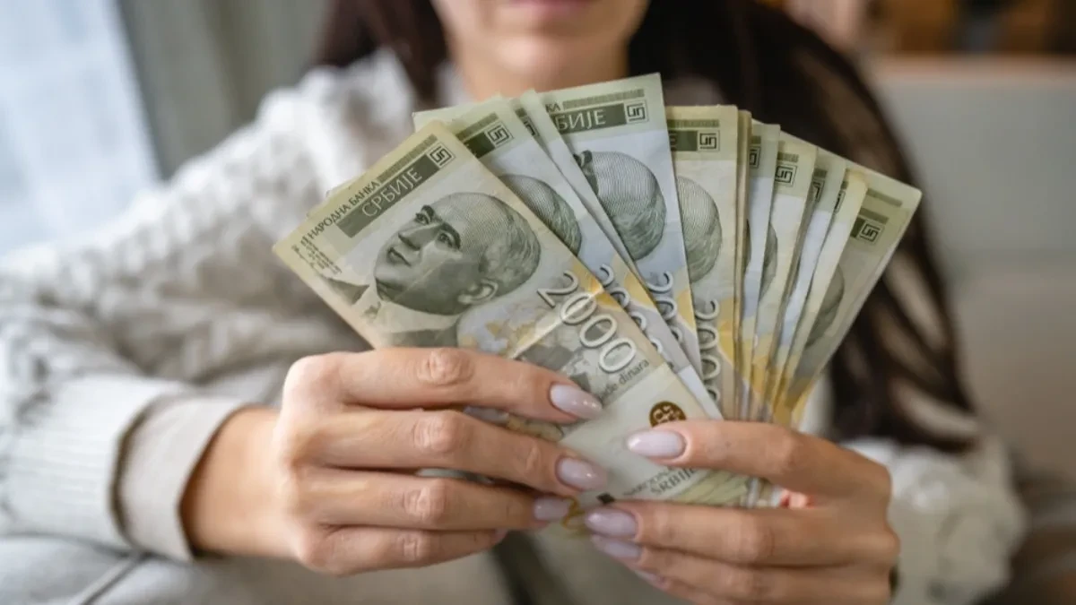 Plate rastu za 12 odsto - deo zaposlenih u Srbiji od decembra dobija čak 13.466 dinara više