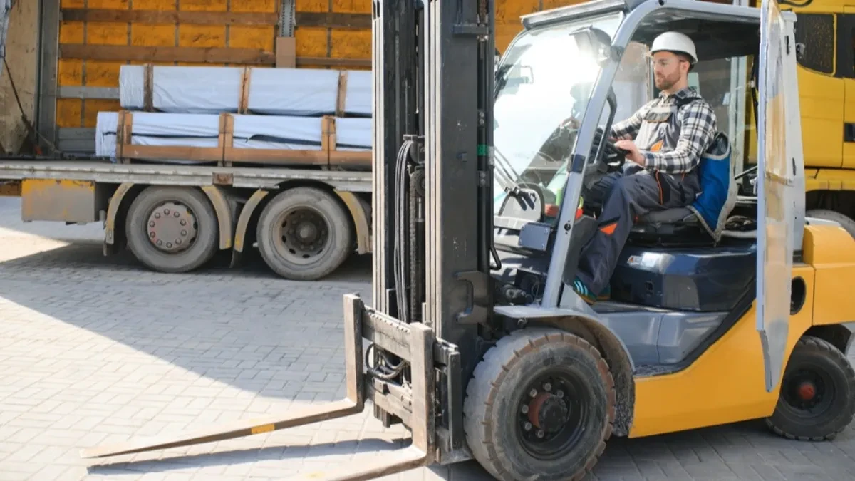 Nije svakom posao robija - objava radnika na viljuškaru će vas iznenaditi