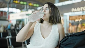 Flaša vode na poznatom aerodromu 7,5 evra - putnici ostali u šoku, ali postoji jeftinija opcija