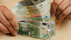 Stiže povećanje plata od 12 odsto - ovim zaposlenima od decembra na račun više od 13.000 dinara