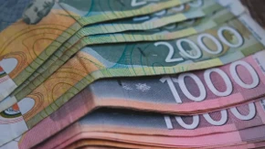 Krenula isplata jednokratne državne pomoći u iznosu od 25.000 dinara 