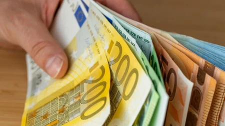 Na računu države milijarde evra - Vučić o novcu u državnoj kasi, platama i penzijama