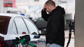 Kolone ispred pumpi, restrikcije struje... bez goriva ostaju tri države