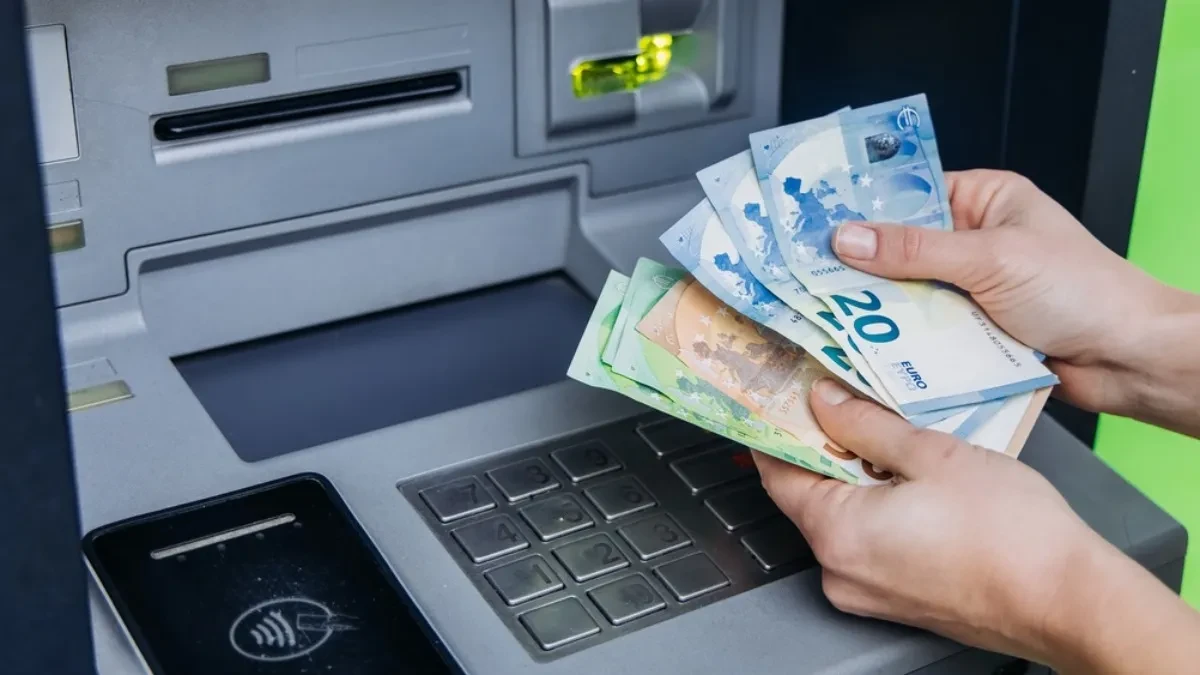 Legao vam je novac greškom na račun - šta zakon kaže i da li mora da se vrati