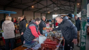 Četvoro se najede za manje od 2500 dinara, a mesar otkriva šta treba kupiti: "Ostaće vam i za pivo"