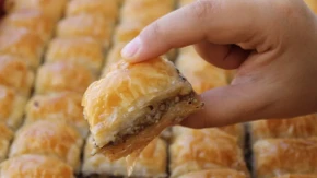 Počeo da prodaje baklavu iz zabave, a sada zarađuje i do 70.000 dolara mesečno