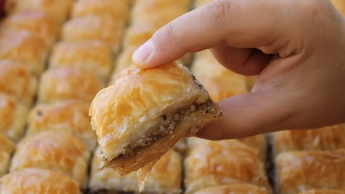 Počeo da prodaje baklavu iz zabave, a sada zarađuje i do 70.000 dolara mesečno