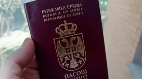 Opravdan strah? Sve više putnika uvija pasoš u aluminijumsku foliju