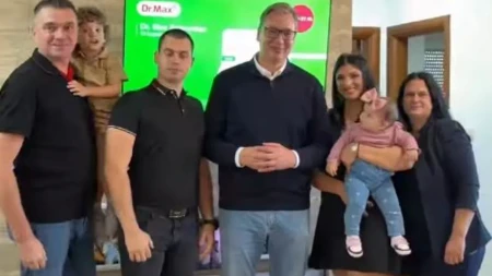 Živeli kao podstanari, sada imaju 70 kvadrata - Vučić u domu porodice koja je uzela kredit za mlade