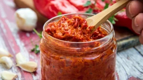 Ne gledajte samo cenu i etiketu - kako da izaberete pravi ajvar za zimnicu