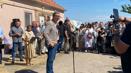 Vučić u poseti Severnobanatskom okrugu - "Radimo na programima i planovima za plavi vodonik, ulaganje vredno 70 miliona evra"