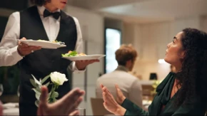 Hrvati isterali Mađare iz restorana zbog porudžbine - hteli su samo palačinke, konobar pobesneo
