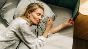 Žena spava u plakaru i tako uštedi 1.000 evra