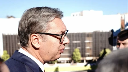 Vučić obišao radove na izgradnji porodilišta u Nišu 