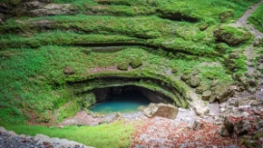 Izgleda kao malo jezero, ali nije - neobično "oko" u BiH menja lice tokom cele godine