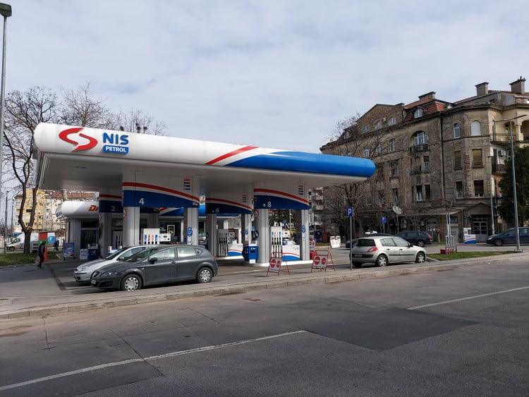 U 15 ČASOVA SE MENJA CENOVNIK Danas na pumpama nove cene goriva