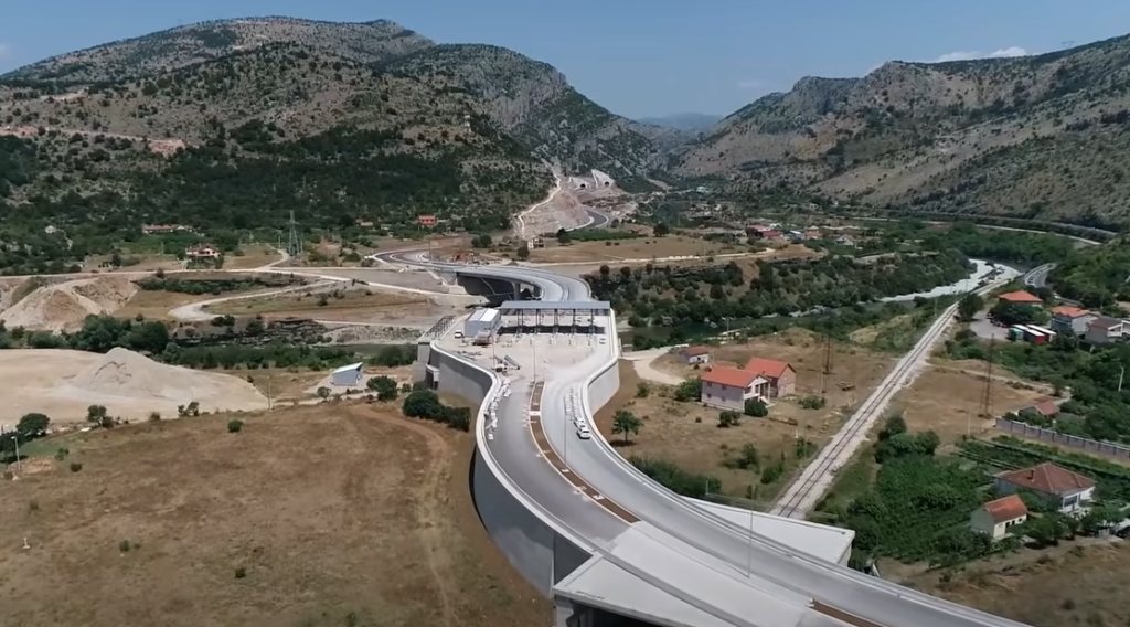 ELEKTRIFIKACIJA Na deonici auto-puta u Crnoj Gori krenulo napajanje električnom energijom