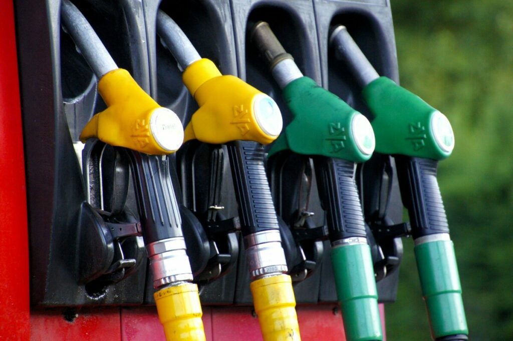 SKORO 10 EVRA VIŠE ZA PUN REZERVOAR Hrvati imaju nove cene goriva koje im se nikako neće dopasti
